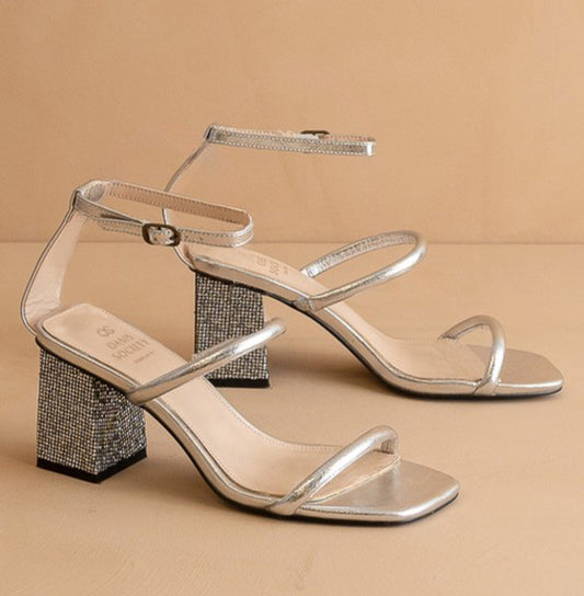 The Gloria Silver Heel